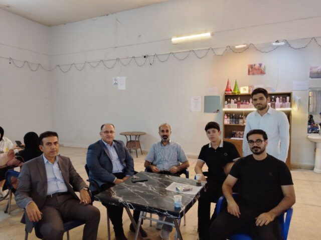 دانیشتن لە گەڵ قوتابیان